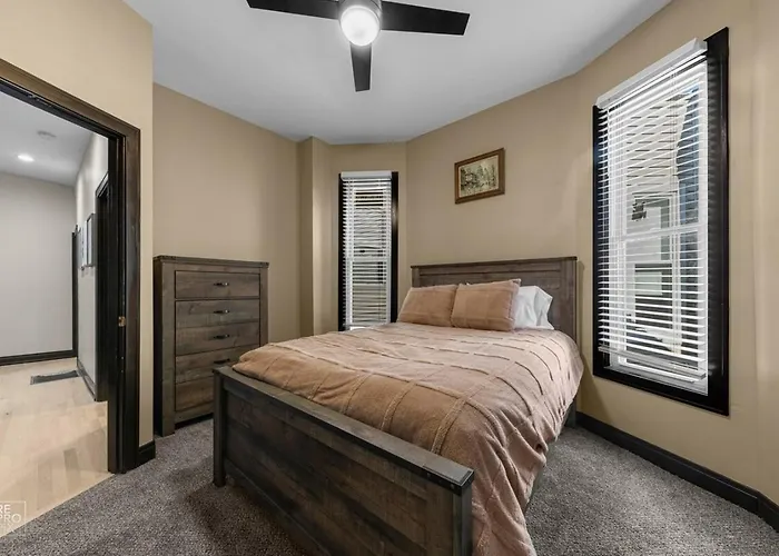 Romantic 3 Bed In The Heart Of The Park Chicago
